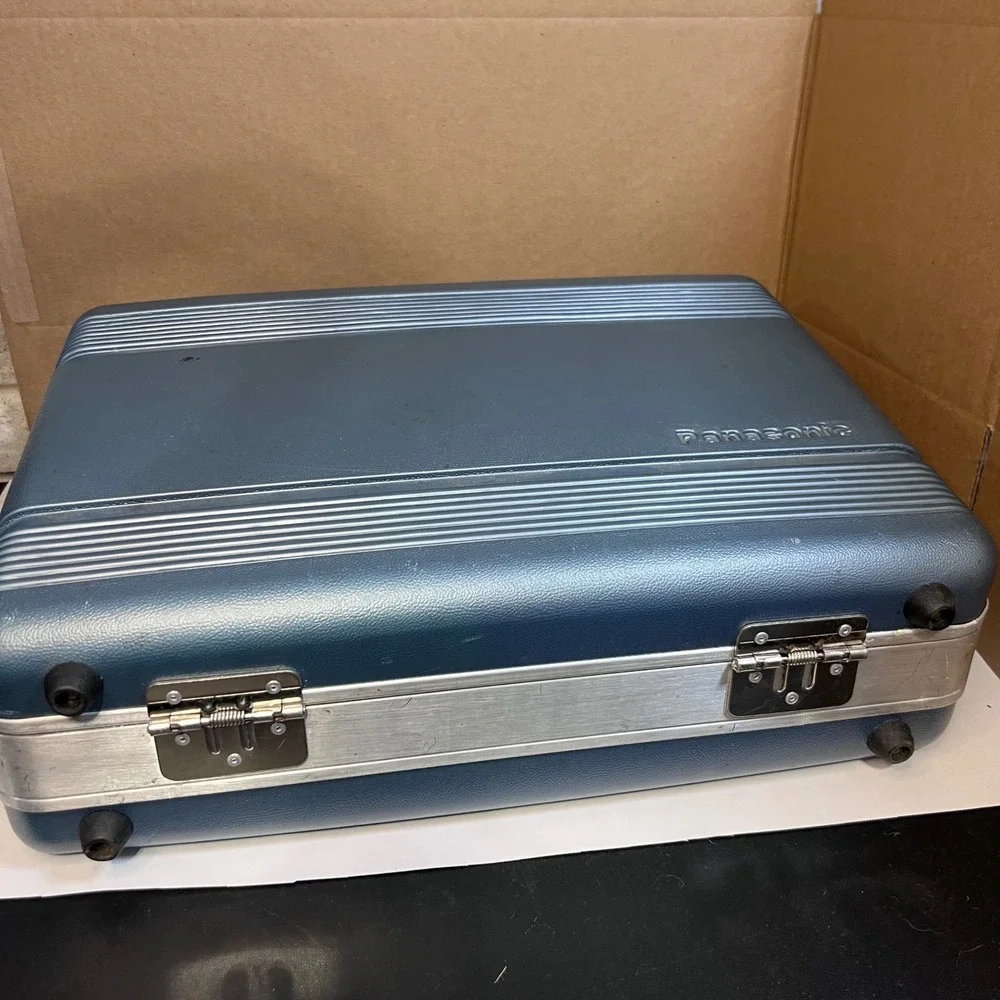 UNTESTED Panasonic OmniMovie VHS HQ Camcorder‎ PV-320 VTG Video Camera with Case